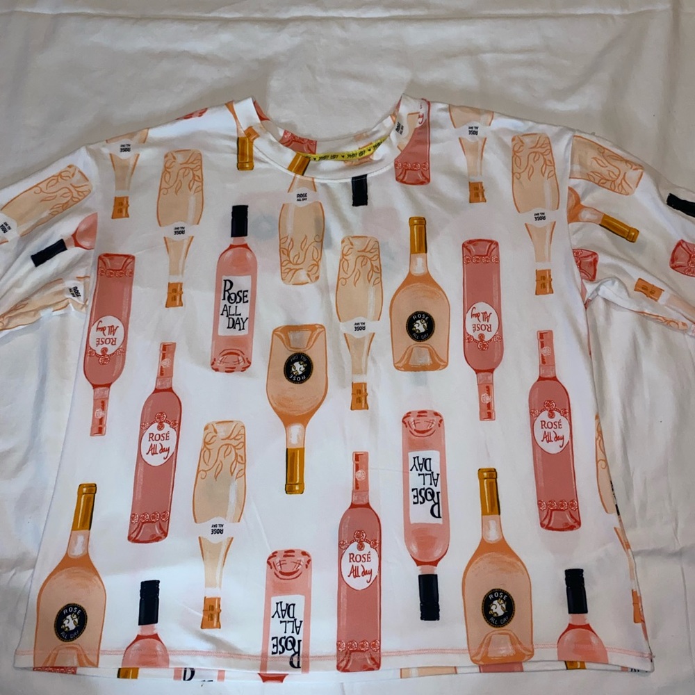 Wine Bottle Print Short Sleeve Tee